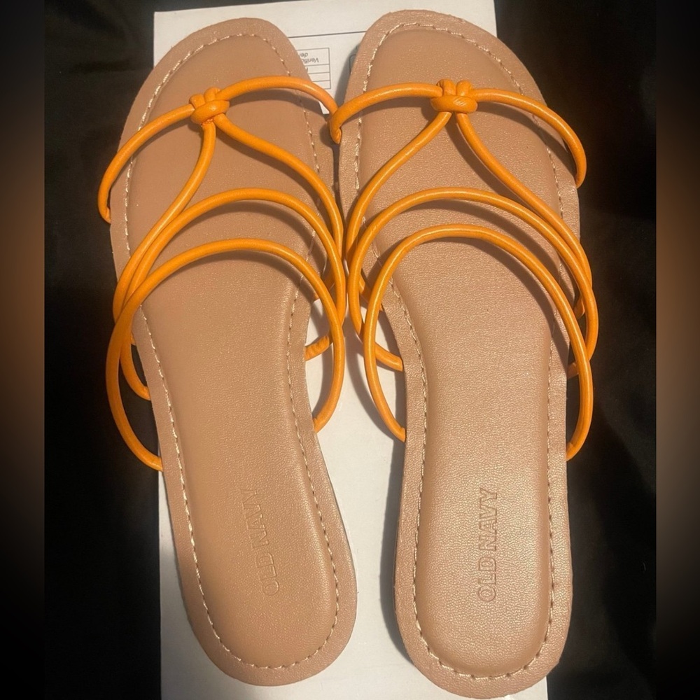 Old navy sandals size 7
